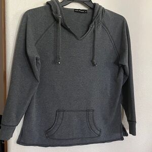 Gray Hooded Pocket Sweatshirt by Zoe &‎ Phoebe Size Small